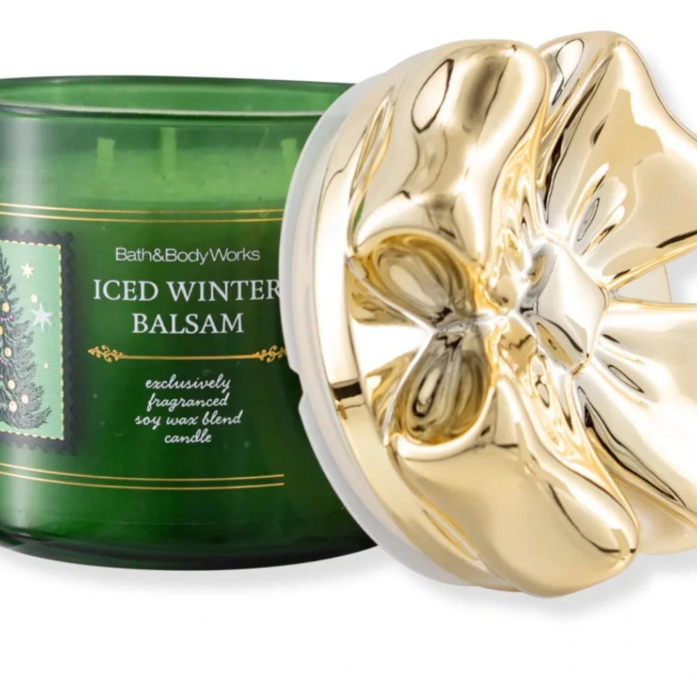 NIB Bath & Body Works “Iced Fresh Balsam” 3-Wick Candle w 3D Gold Bow Lid